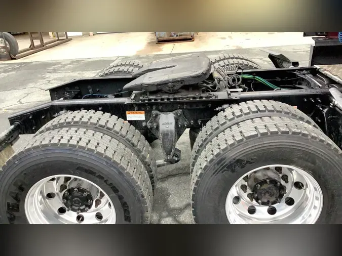 2023 Freightliner Cascadia 126e7e043cc7489000c5476061aad15f976