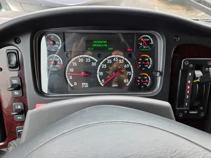 2018 FREIGHTLINER M2 106