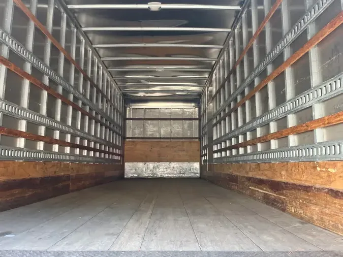 2018 FREIGHTLINER M2 106