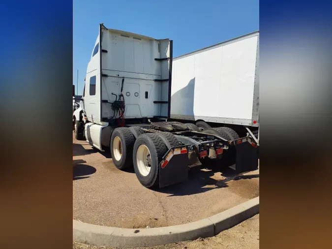 2019 NAVISTAR INTERNATIONAL LT625 SLPR CAB