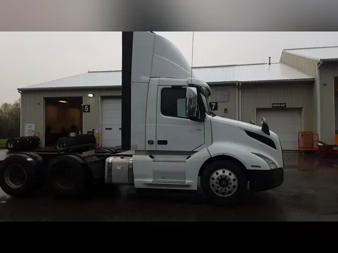 2019 Volvo VNL300