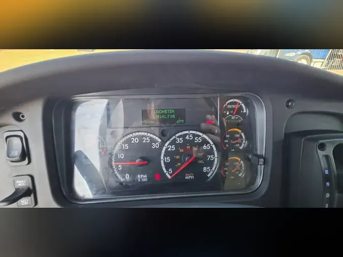 2019 FREIGHTLINER/MERCEDES M2 106