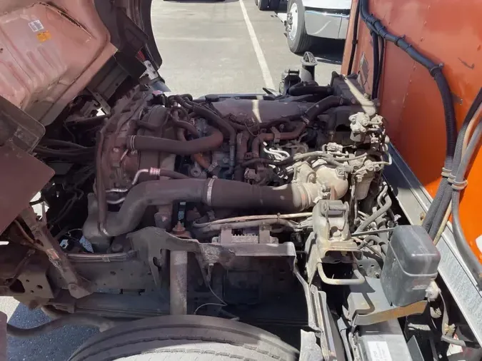 2019 ISUZU NQR