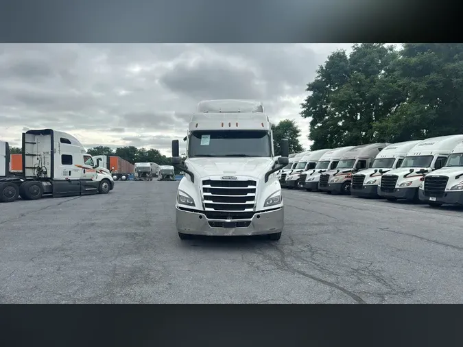 2021 Freightliner Cascadia 126e801755392f43c0dab210041a5f439cd