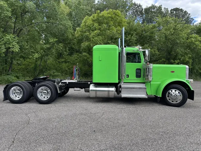 2021 Peterbilt 389