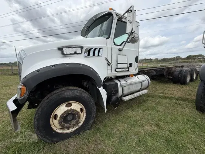 2008 MACK GRANITE GU813