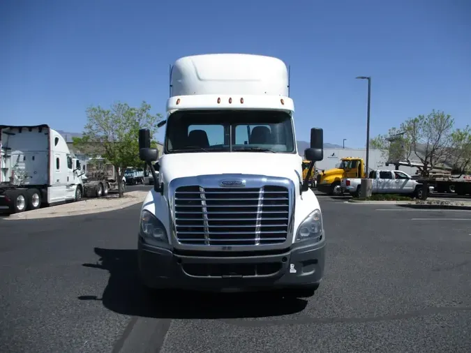 2019 FREIGHTLINER/MERCEDES CASCADIA 125