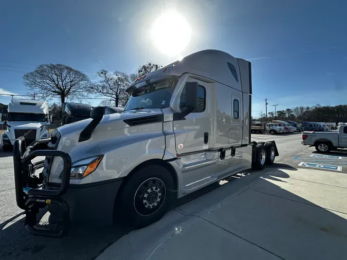 2023 Freightliner Cascadia 126