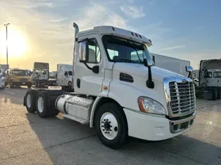2015 FREIGHTLINER X11364ST