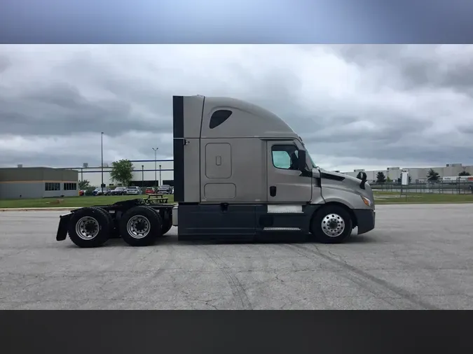 2022 Freightliner Cascadia 126