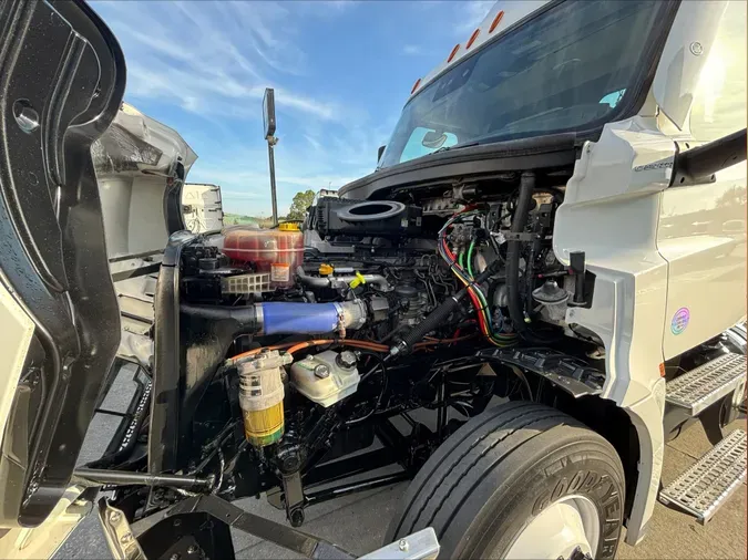 2020 FREIGHTLINER CASCADIA 126