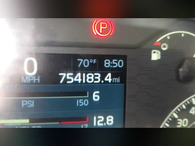 2020 Volvo VNL300e8123144420f9e96f6f5e6438bca308b