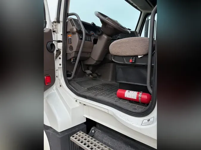 2017 VOLVO VNL64TRACTOR