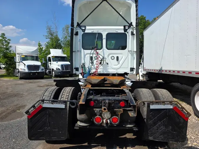 2019 FREIGHTLINER NEW CASCADIA 126