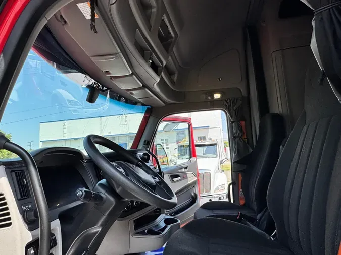 2023 Peterbilt 579