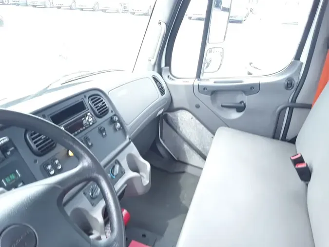 2018 FREIGHTLINER M2 106