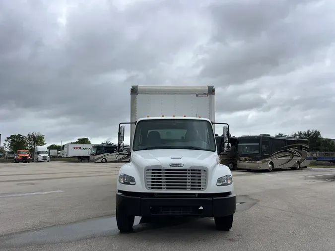 2019 Freightliner M2106