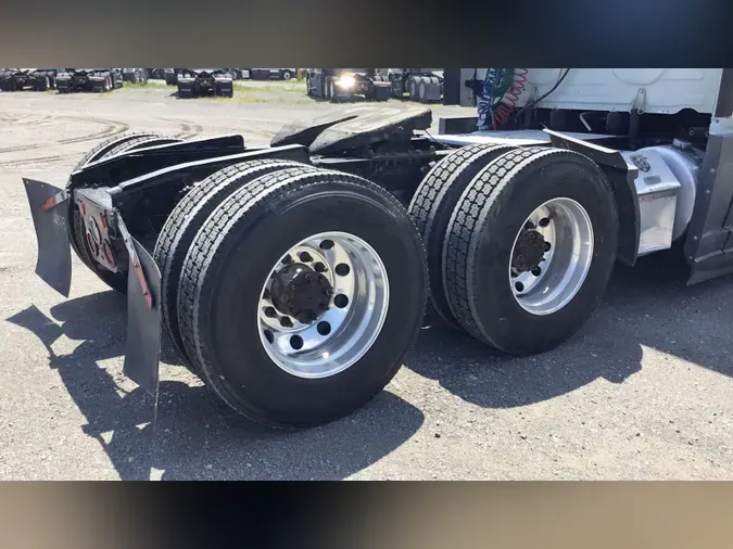 2021 Freightliner Cascadia 126