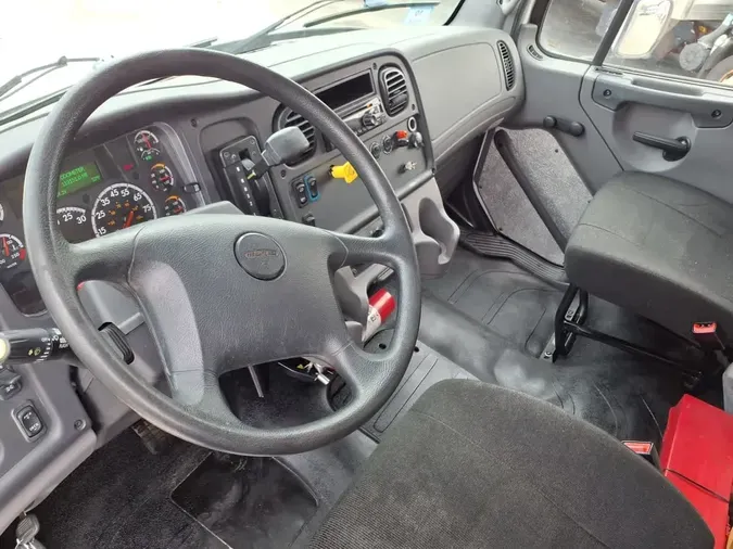 2018 FREIGHTLINER/MERCEDES M2 106