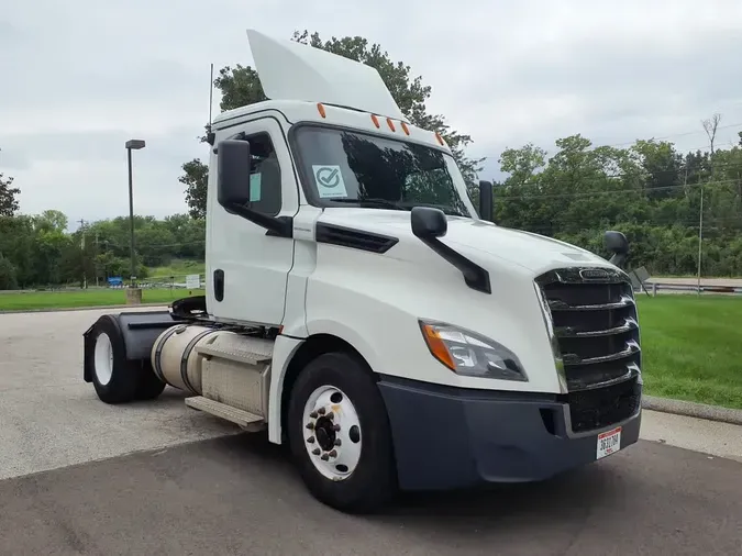 2020 FREIGHTLINER NEW CASCADIA 126