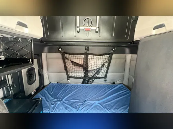 2021 Freightliner Cascadia 126