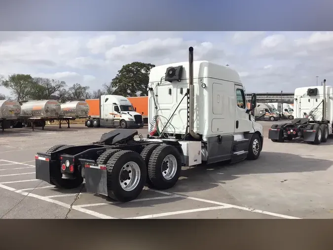 2021 Freightliner Cascadia 126e8299daeda898c42762daf711ec59c57