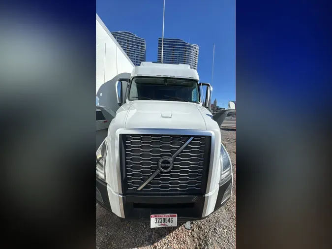2019 VOLVO VNL64T860