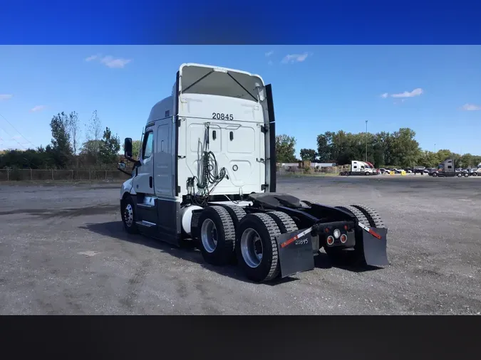 2022 Freightliner Cascadia 126
