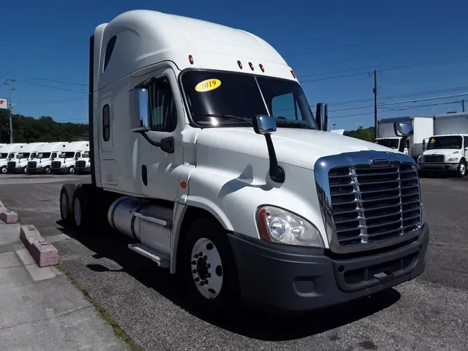 2019 FREIGHTLINER/MERCEDES CASCADIA 125