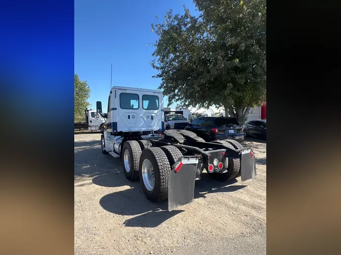 2018 FREIGHTLINER/MERCEDES CASCADIA 125