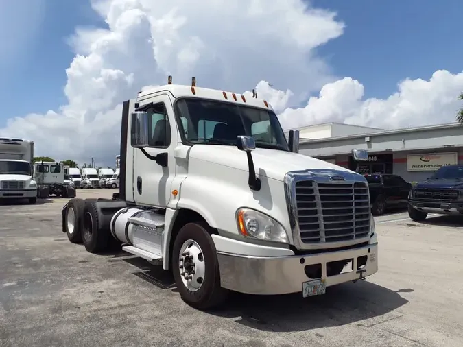 2020 FREIGHTLINER CASCADIA 125