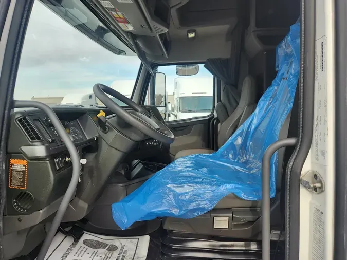 2023 VOLVO VNL64T760e8393f81acc4b67b7fd1180a3e329f69