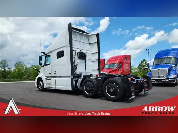 2021 VOLVO VNL740