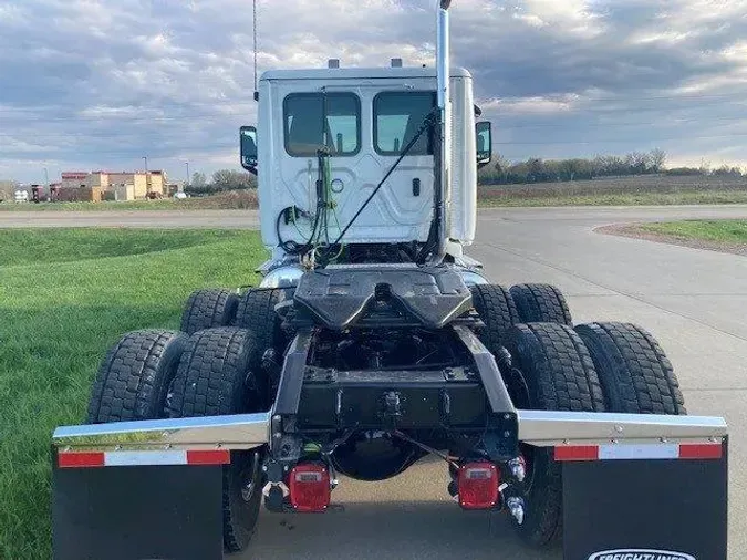 2025 Freightliner New Cascadia