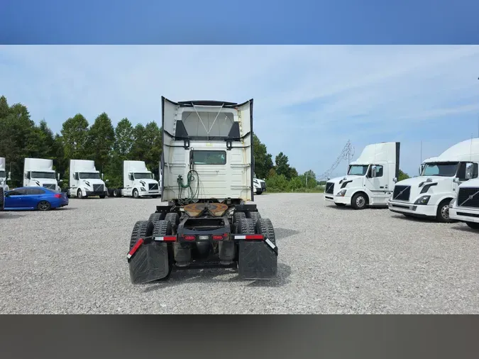 2019 Volvo VNL300