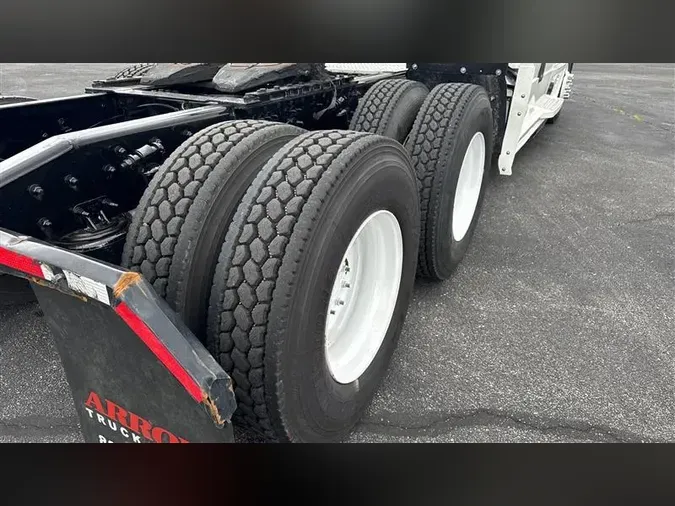 2020 FREIGHTLINER CA126