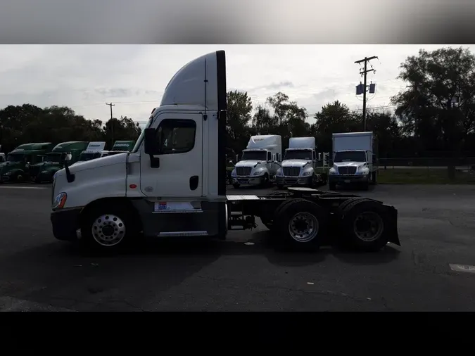 2019 Freightliner Cascadia 125