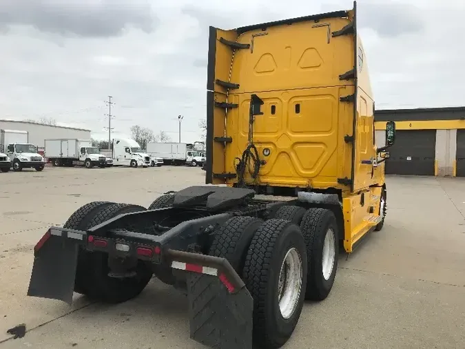 2019 Freightliner T12664ST