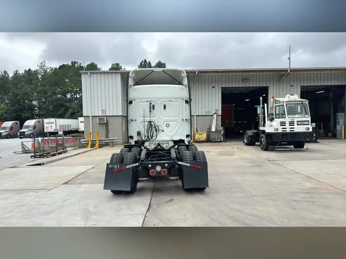 2020 Freightliner Cascadia 126