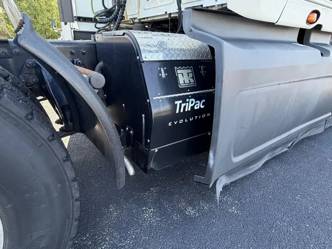 2022 International LT625