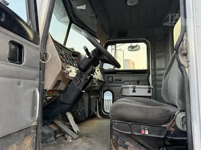 2003 PETERBILT 330e842066e6f6773ffcd6756ecdd120bc6