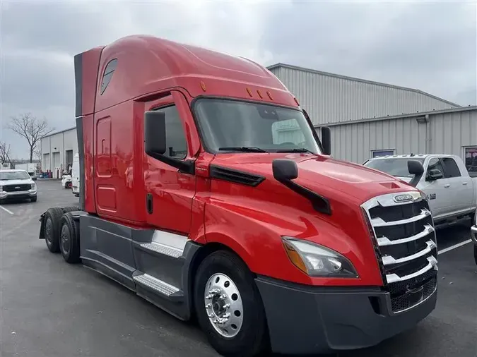 2021 FREIGHTLINER CA126