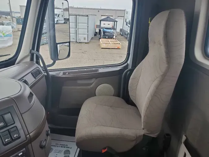 2016 VOLVO VNL64T300