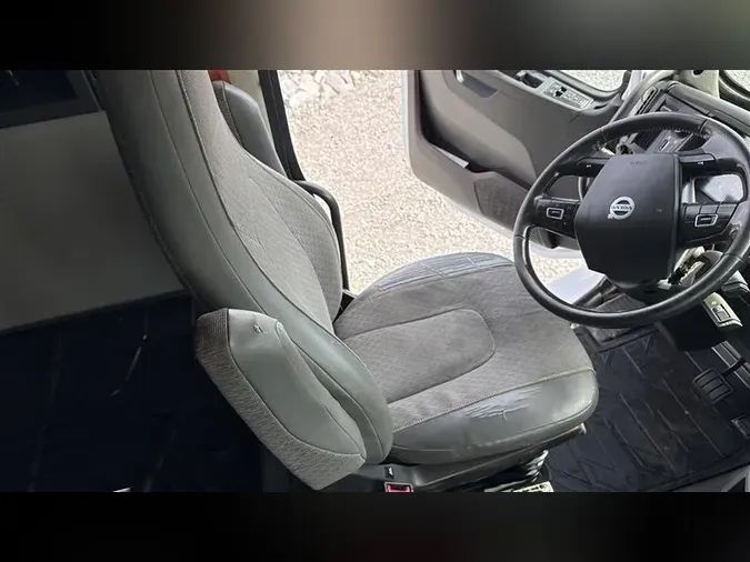 2019 VOLVO VNR400e84c217b7d3a5aa5bc55977e36631886
