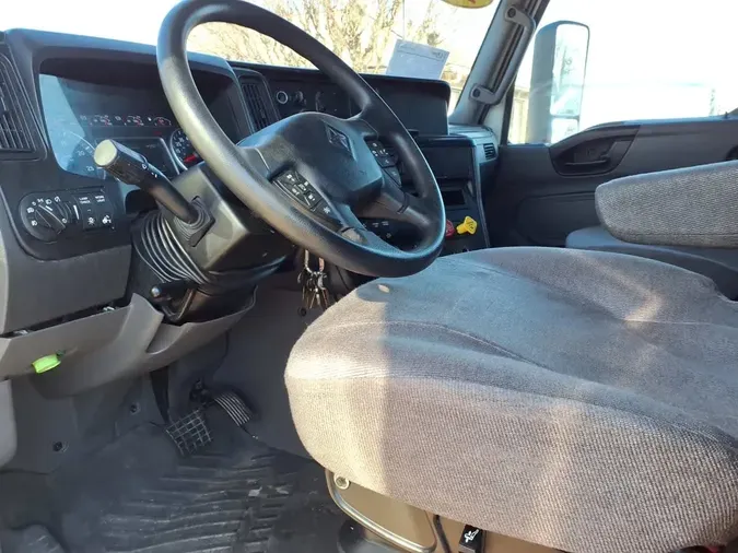 2019 NAVISTAR INTERNATIONAL LT625 SLPR CAB