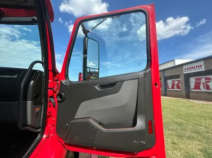 2022 VOLVO VNR300e84c8550b61d34658592def6556b140d