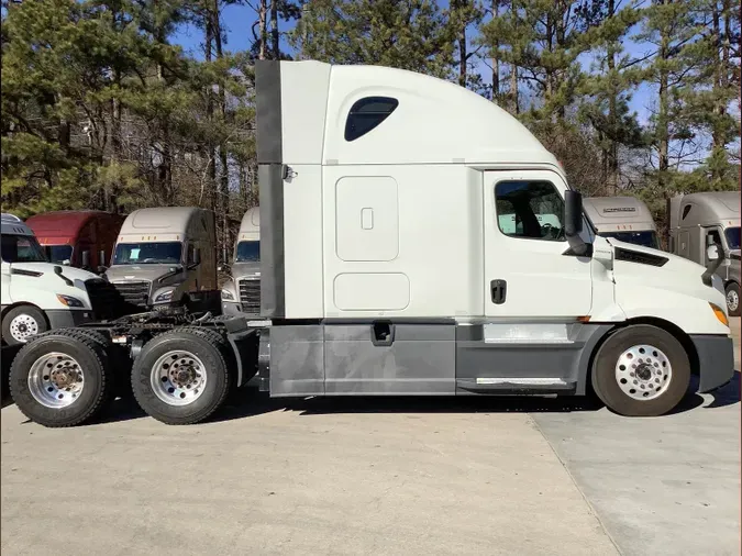 2020 Freightliner Cascadia