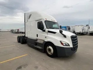 2021 FREIGHTLINER T12664ST