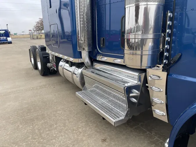 2023 Peterbilt 389e85088f4de3950d7be0196e28505c20a