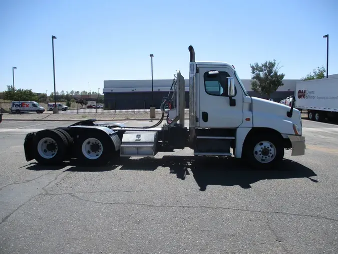 2018 FREIGHTLINER/MERCEDES CASCADIA 125